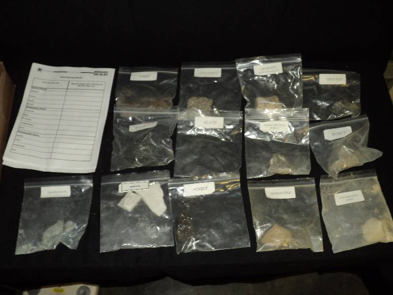 lot 4112 image: Rock Sorting Geology Teaching Kit with 13 rock samples and observation sheet