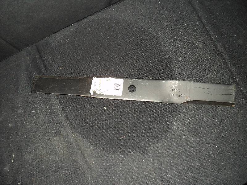 lot 4148 image: (1) Copperhead 18  Low lift mower blade, new- not in the package
