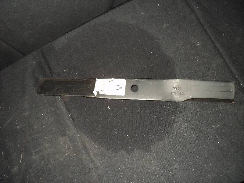 lot 4149 image: (1) Copperhead 18  Low lift mower blade, new- not in the package