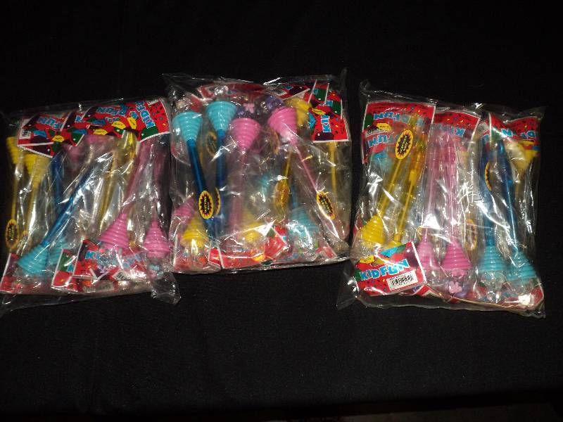 lot 4173 image: (3) dozen Kid Fun Easter Flash Pen Party Favors, individually packaged.