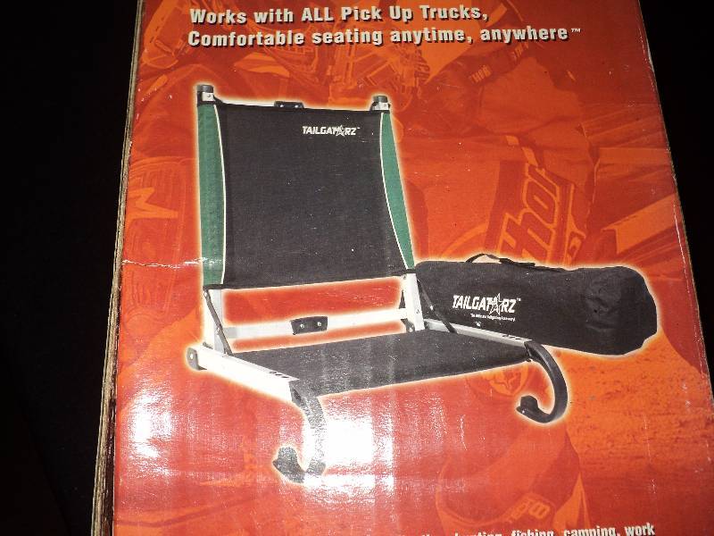 lot 4181 image: (2) ct. lot Tailgatorz Tail Gate Seat, works with all pick-up trucks (Color may vary from picture)