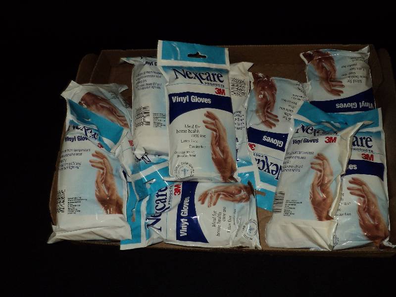 lot 4210 image: (13) ct. lot Nexcare 3M Vinyl gloves, 5 pair per package (13 x 5 65 pairs total)
