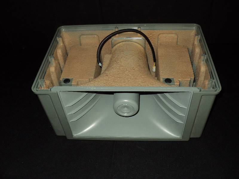 lot 4219 image: (1) Military grade PA Horn speaker, water resistant 18 AWG 30 volt wiring