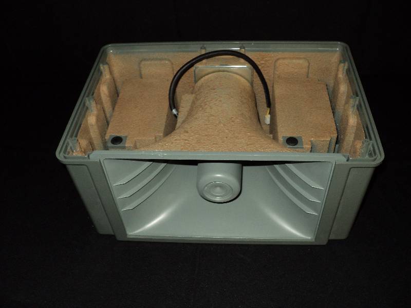 lot 4220 image: (1) Military grade PA Horn speaker, water resistant 18 AWG 30 volt wiring