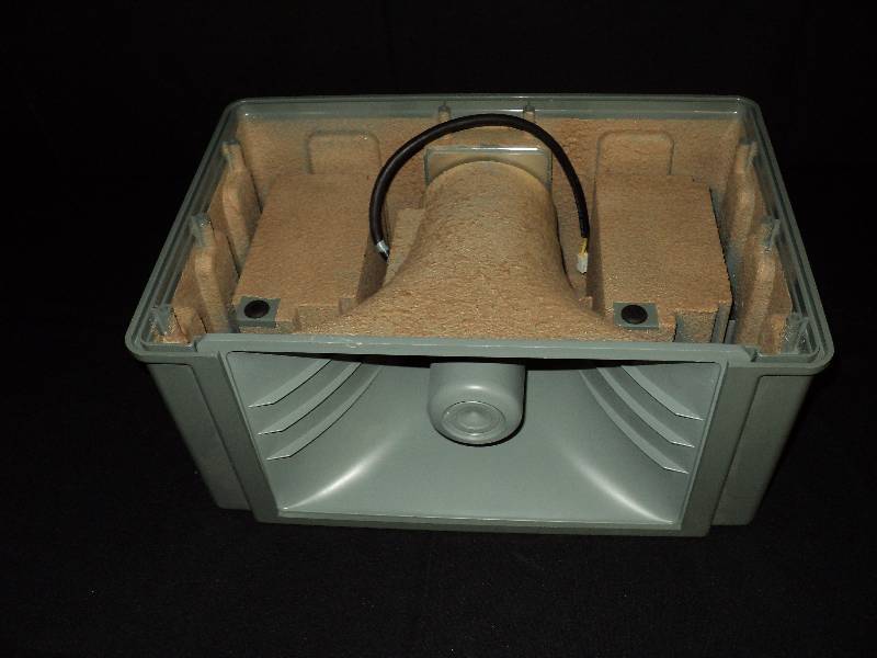 lot 4221 image: (1) Military grade PA Horn speaker, water resistant 18 AWG 30 volt wiring