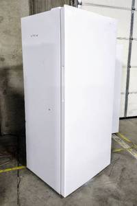 lot 105 image: Criterion 20.8 cu.ft. White Automatic Defrost Upright Freezer Model Number CUF208WD1W - Retail $809.00