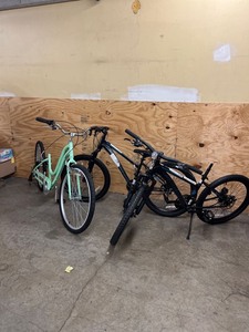 lot 10213 image: Miscellaneous Mountain Bikes