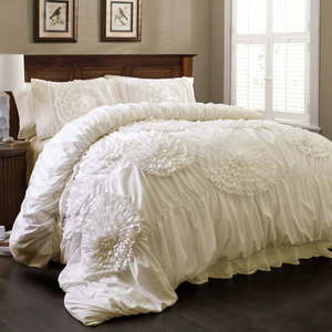 lot 10226 image: Serena 3Pc King Comforter Set Bedding