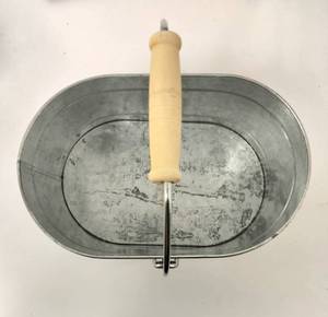 lot 55898 image: Metal tray(Quantity 2)