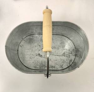 lot 55899 image: Metal tray (quantity 2)