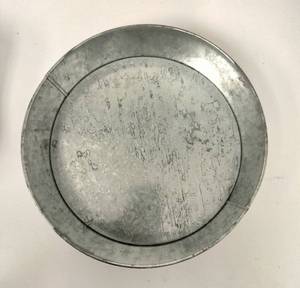 lot 55900 image: Metal tray (Quantity 4)