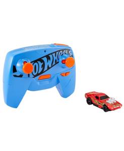 lot 56071 image: Hot Wheels Remote Control Rodger Dodger, 2 Pieces