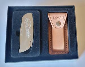 lot 1201 image: Vintage Zippo Doral Knife with Leather Carrying Case in Original Box