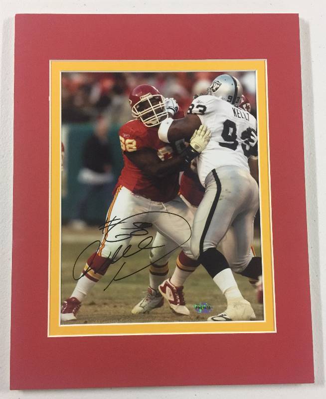 lot 1008 image: Signed Will Shields Kansas City Chiefs 8x10 Photograph Matted Autograph with Certificate