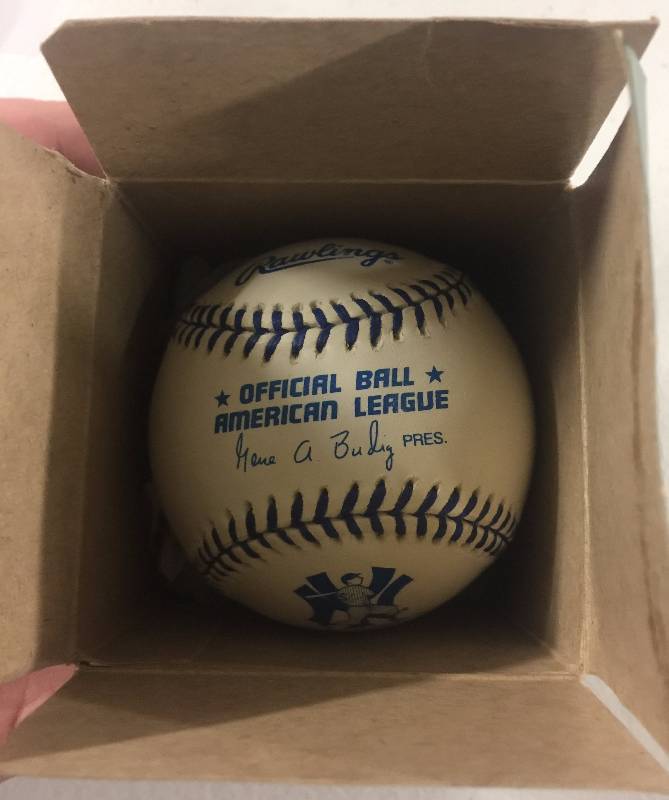 lot 1023 image: Limited Edition Joe DiMaggio Commemorative Official Game BaseBall New In Box