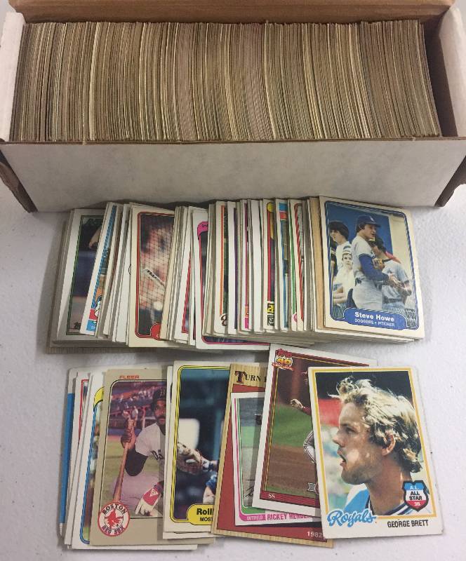 lot 1029 image: 500 Count Box of 1970s and 1980s Baseball Cards Including 79 George Brett