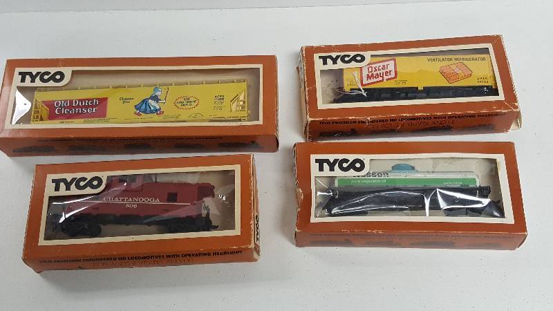 lot 1089PPP image: Lot of 4 Vintage Tyco Train Set Box Cars Oscar Meyer, Wesson & Old Dutch
