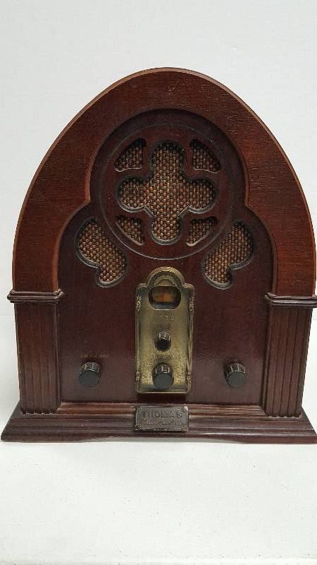 lot 1089U image: Collectors Edition AM-FM 1989 THOMAS RADIO & CASSETTE 1932 Model Reproduction