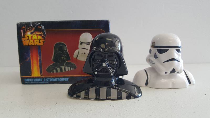 lot 1089HH image: Star Wars Salt & Pepper Shakers Brand New in Box Darth Vader Stormtrooper
