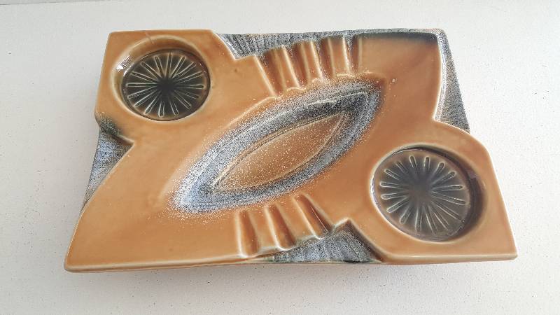 lot 1089UUU image: Vintage Retro Style Ceramic Ashtray California Model #B406