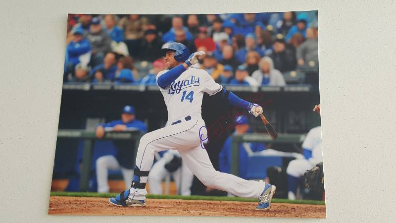 lot 1089BB image: Omar Infante Autographed 8x10 Kansas City Royals World Series 2nd Baseman