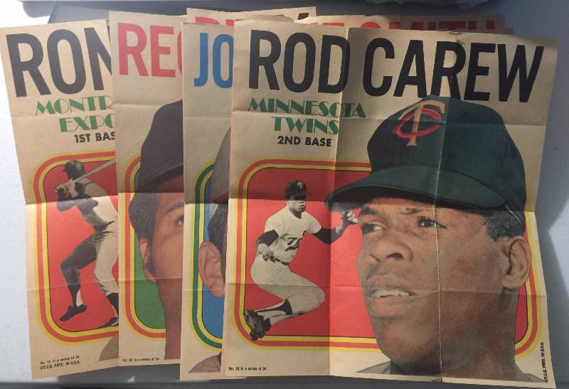 lot 1131 image: 1971 Topps Mini Posters Vintage Rod Carew Johnny Bench Frank Robinson Lot
