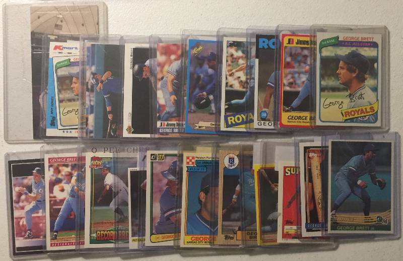 lot 1070 image: Lot of 21 Different George Brett Baseball Cards Topps Donruss Fleer 1980-93