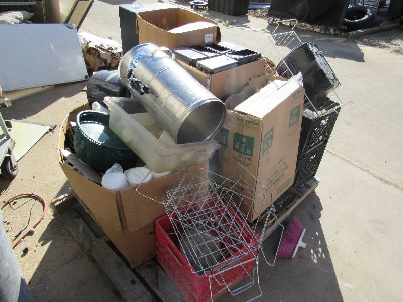lot 1069 image: Contents Of Pallets, SmallKitchen Wares