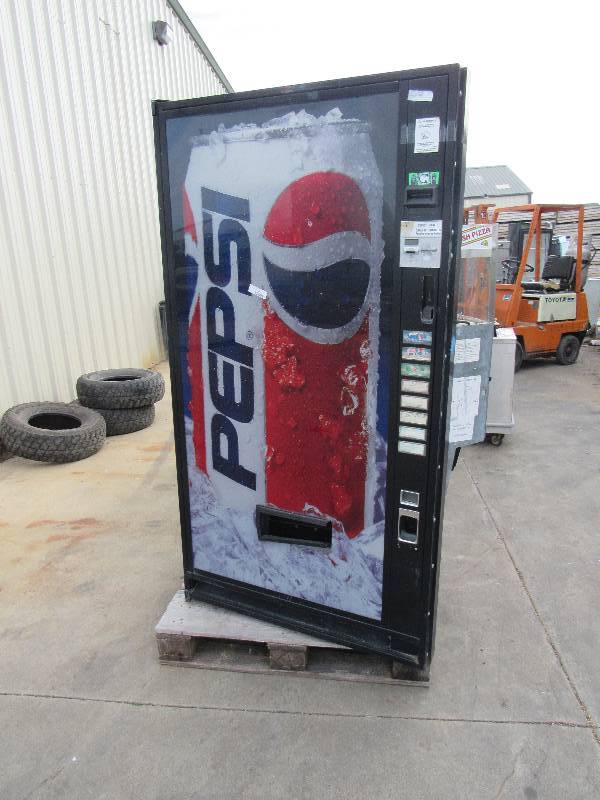 lot 1100 image: Pepsi (8) Select Vending Machine