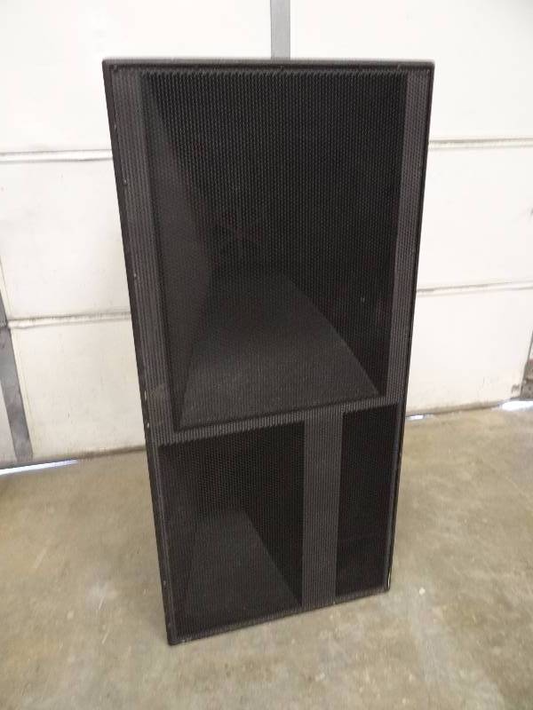 lot 1134 image: Eastern Acoustic Works MQV1364e Speaker Unit w Cart Assembly