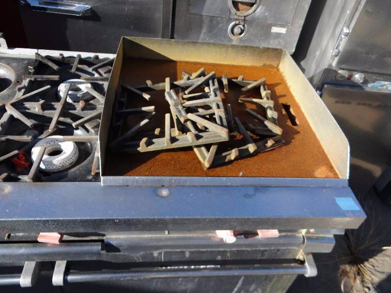 lot 1118 image: Vulcan (6) Burner Stove W Double Ovens and Griddle