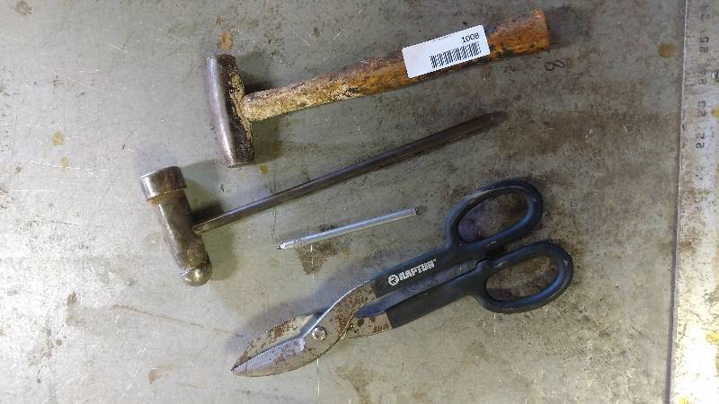 lot 1008 image: Misc Sheet Metal Tools