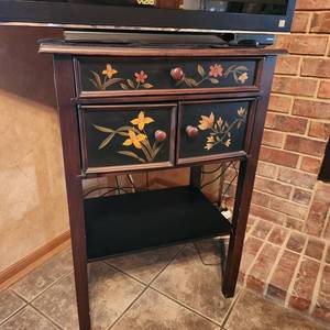 lot 1001 image: Side table 43 x 24 x 16 (tv not included)
