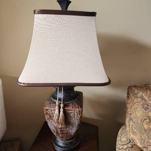 lot 1003 image: Table lamp approx 34 tall
