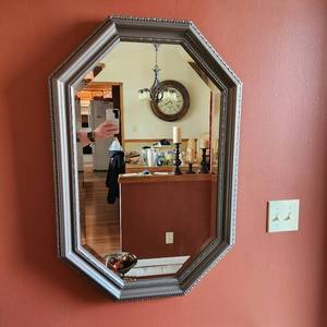lot 1009 image: Beveled Mirror 34 x 22