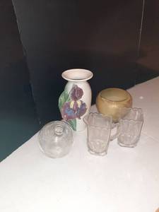 lot 1124 image: Vases, sugar and creamer dishes(sugar bowl cracked) and candle