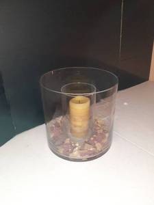 lot 1128 image: Centerpiece candle. 10 x 10