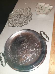lot 1131 image: Christmas platters
