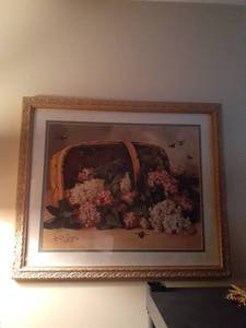 lot 1138 image: Wall decor. 27 x 23