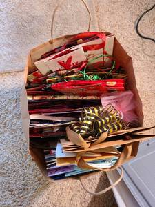 lot 2028 image: Holiday gift bags