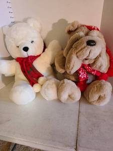 lot 2031 image: Two stuffed holiday animals