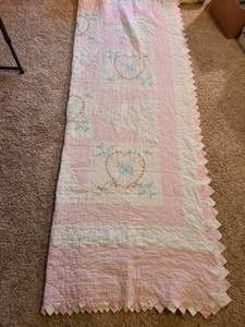 lot 2045 image: Embroidered quilt appx 82x 64, excellent condition