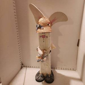 lot 2102 image: Wood rabbit approx 25 tall