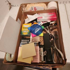lot 2107 image: Office supplies