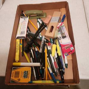 lot 2108 image: Office supplies