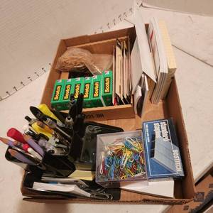 lot 2109 image: Office supplies
