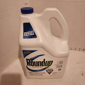 lot 2140 image: Roundup refill full