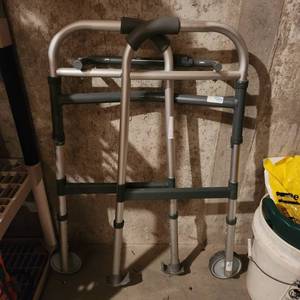lot 2142 image: Invacare walker