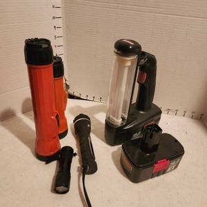 lot 2145 image: Craftsman lantern, 2 battery packs and flashlights