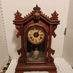 lot 2207 image: Vintage Ingraham parlor clock 22 x 14.5 x 5